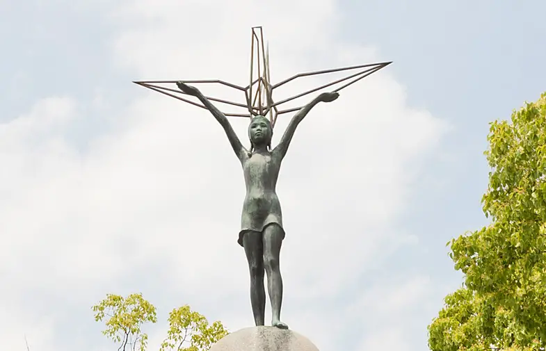 Statue of Sadako on the International Children's Memorial Statue